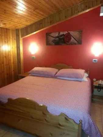 Szálloda Hotel Cozza 1957 Camigliatello Silano
